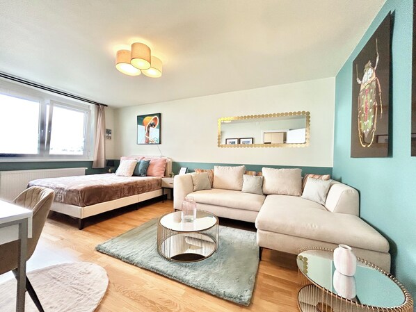 Smart TV - Superb 2-Bedroom Apartment 1-Minute from Stadtpark (Wien)