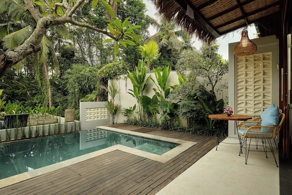 Private pool