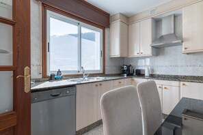 Fridge, microwave, dishwasher, coffee/tea maker