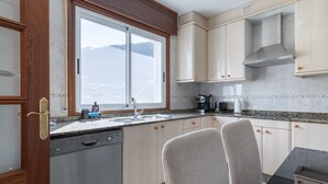 茶具/咖啡用具、冰箱、微波炉、洗碗机