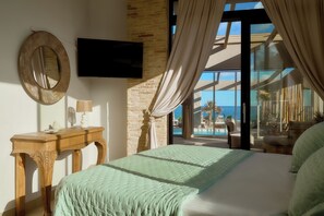 4 bedrooms, in-room safe, iron/ironing board, travel crib