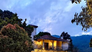 Mặt tiền nơi lưu trú