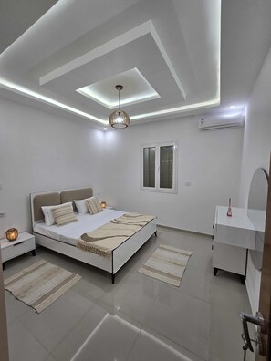 3 bedrooms, iron/ironing board, travel crib, free WiFi