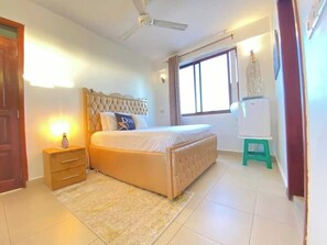 2 bedrooms, iron/ironing board, Internet, bed sheets