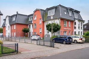 Exterior - Apartment 'Duhnen' with Balcony and Wi-Fi (Cuxhaven)