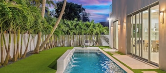 Luxury New Modern Beach Mansion in BEST Location!