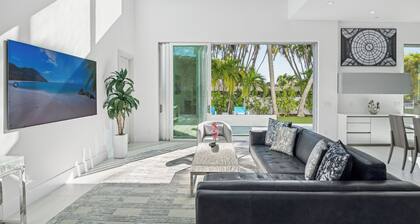 Luxury New Modern Beach Mansion in BEST Location!