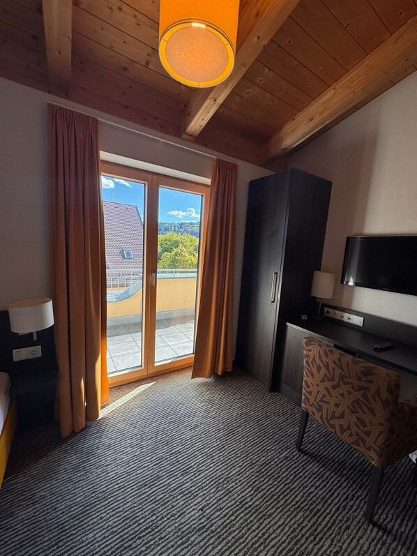 Single Room | Balcony