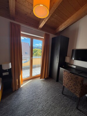 Single Room | Balcony