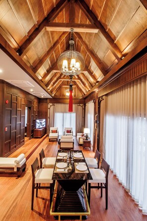 Penthouse, Balcony, River View | Living area