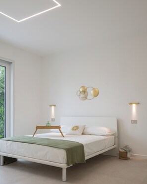 1 bedroom, travel cot, free WiFi, bed sheets