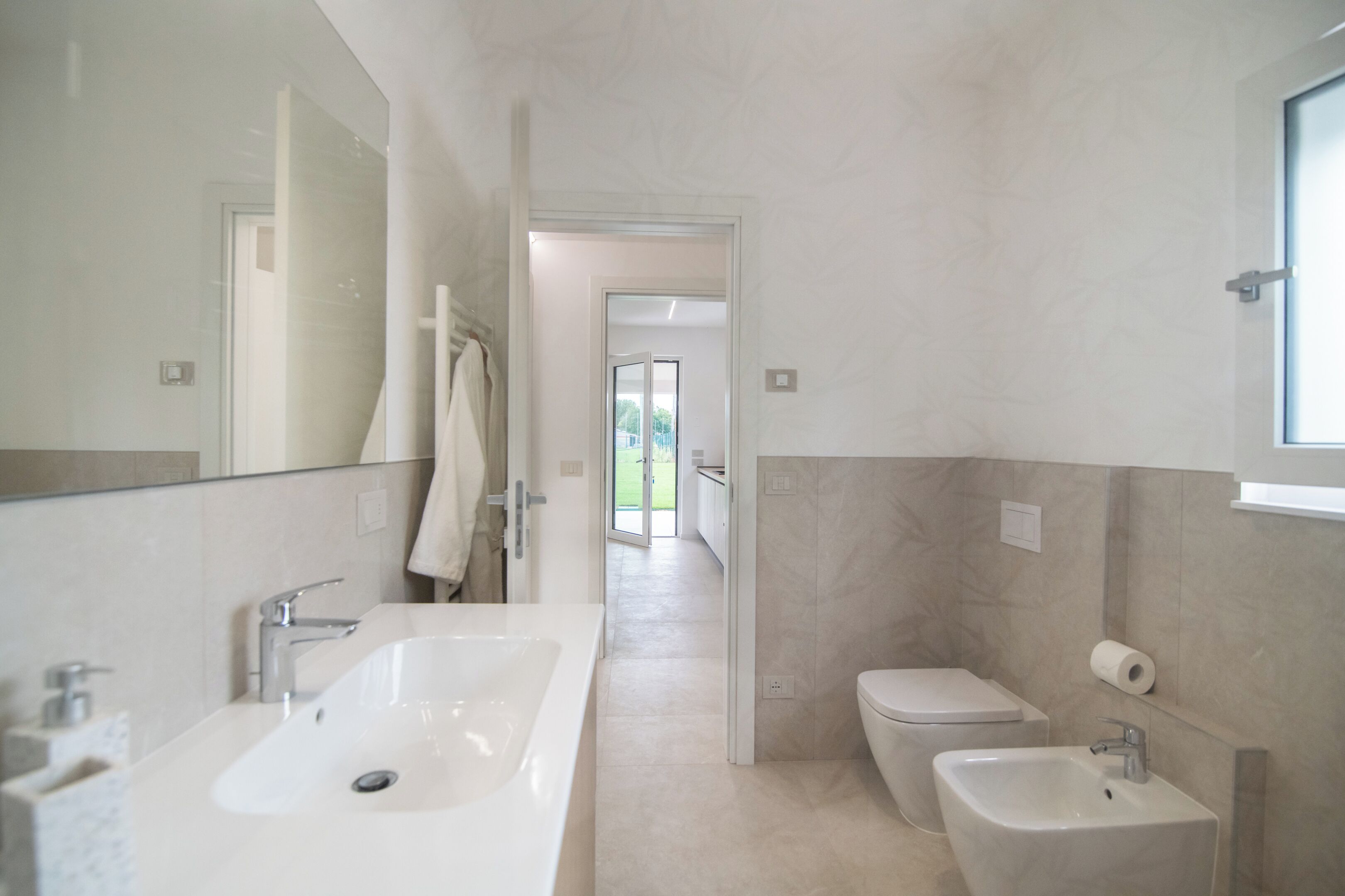 Doccia, asciugacapelli, bidet, asciugamani