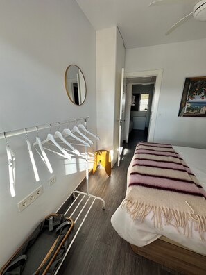 2 bedrooms, iron/ironing board, free WiFi, bed sheets - Two Bedroom cosy apartment in San Javier, minutes from the beach. (Santiago de la Ribera)
