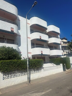 Exterior - Two Bedroom cosy apartment in San Javier, minutes from the beach. (Santiago de la Ribera)