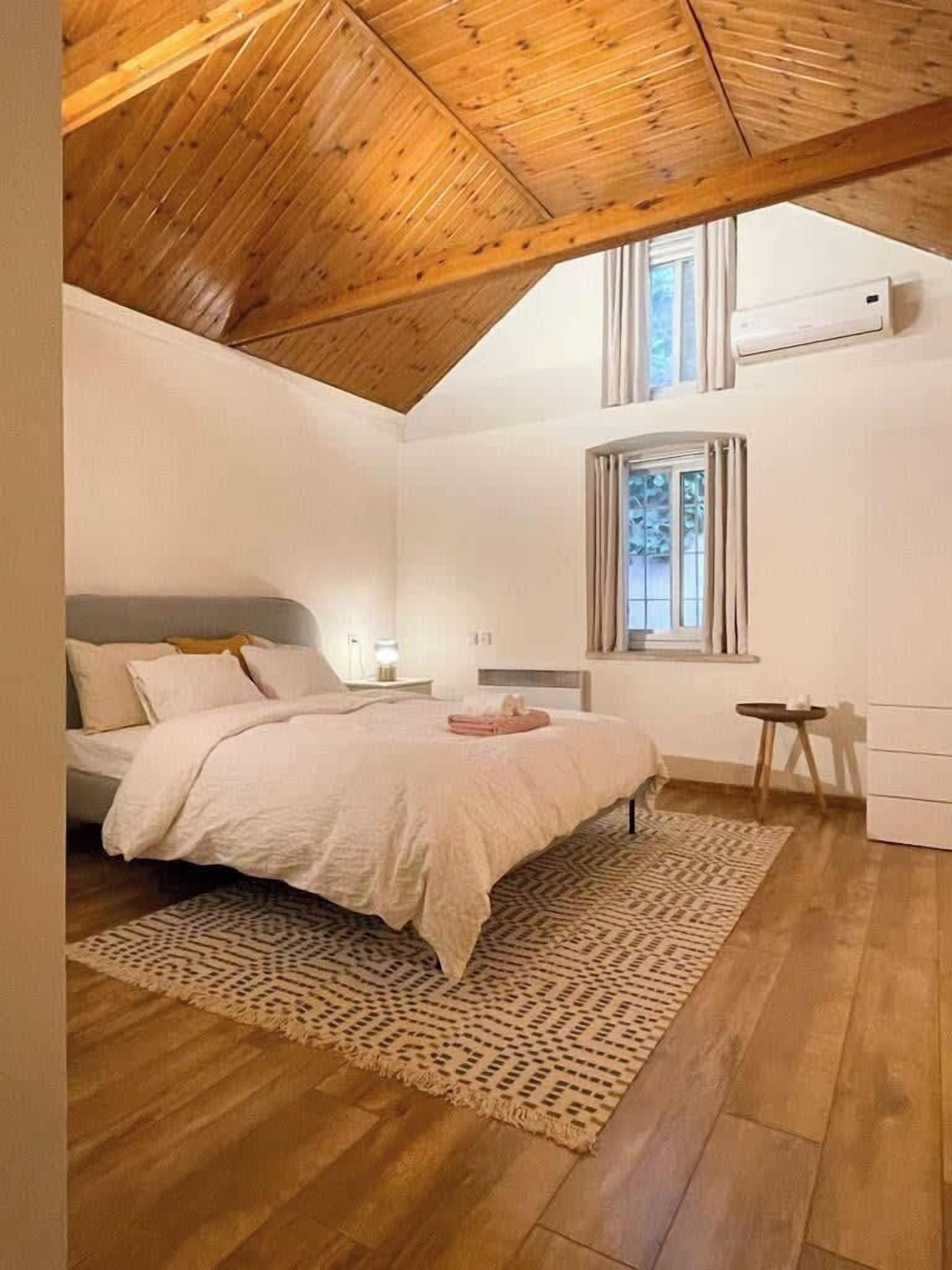 3 bedrooms, iron/ironing board, travel cot, WiFi