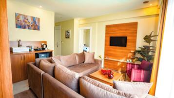 In-room safe, desk, iron/ironing board, free WiFi