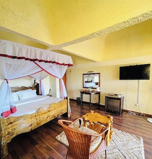 Superior Double Room, Balcony, Garden View | Free WiFi, bed sheets - Maasai Lodge (Nairobi)
