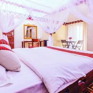 Dobbeltrom – superior, balkong, hageutsikt | Wi-fi (inkludert) og sengetøy