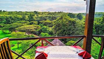 Quarto solteiro superior, sacada, vista para o jardim | Sacada