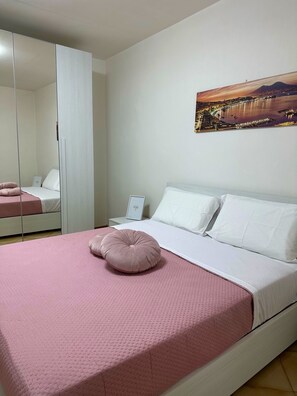 2 bedrooms, iron/ironing board, travel cot, free WiFi