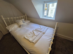 3 quartos, Wi-Fi de cortesia, roupa de cama