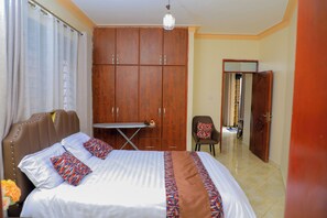 1 bedroom, iron/ironing board, internet, bed sheets