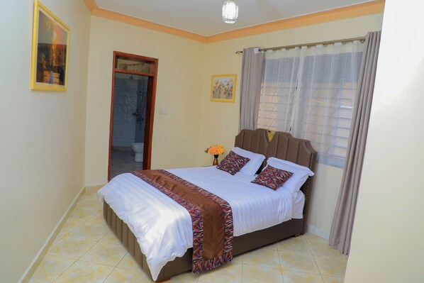 1 bedroom, iron/ironing board, internet, bed sheets