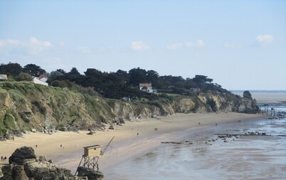 House 300 metres from the thalasso and beaches