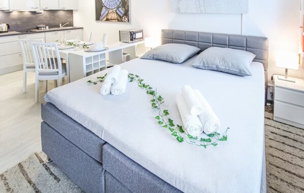 1 bedroom, free WiFi, bed sheets