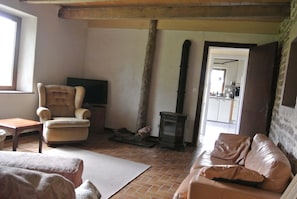 Living area - Spacious cozy and pet friendly Gîte (6pers with 3 bdrms/2 baths/3 toilets). (Claudon)