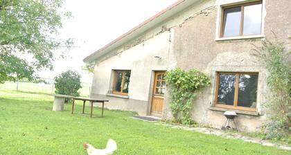Spacious cozy and pet friendly Gîte (6pers with 3 bdrms/2 baths/3 toilets).