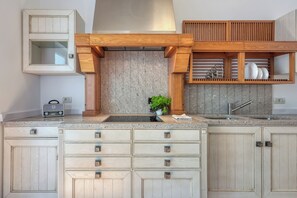 Family Penthouse, Multiple Bedrooms, 2 Bathrooms, Sea Facing (The Perfect View Penthouse Design) | Bathroom