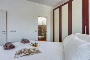 Family Penthouse, Multiple Bedrooms, 2 Bathrooms, Sea Facing (The Perfect View Penthouse Design)