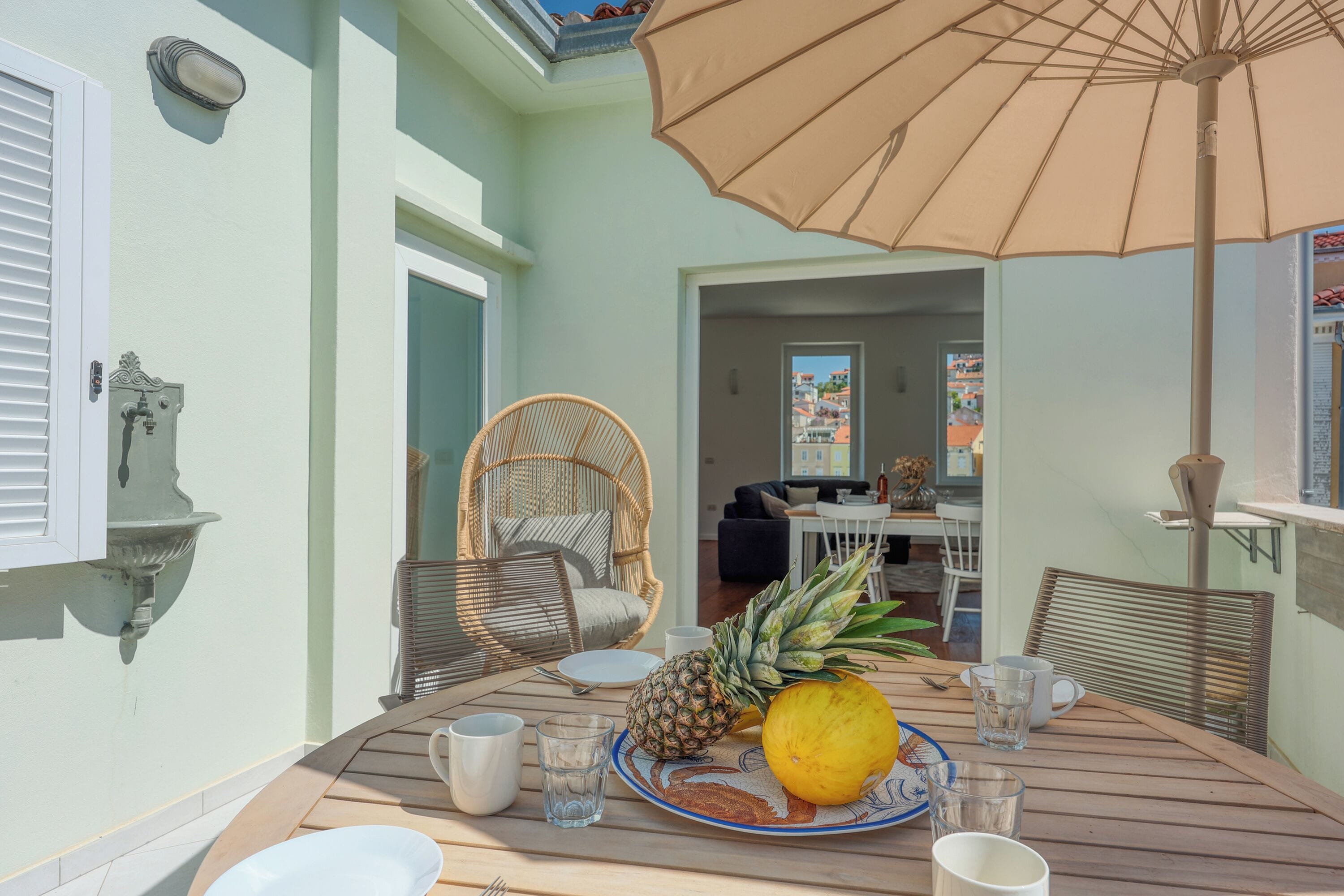 Familie-loftsleilighet, flere soverom, 2 bad, sjøvendt (The Perfect View Penthouse Design) | Utendørsservering