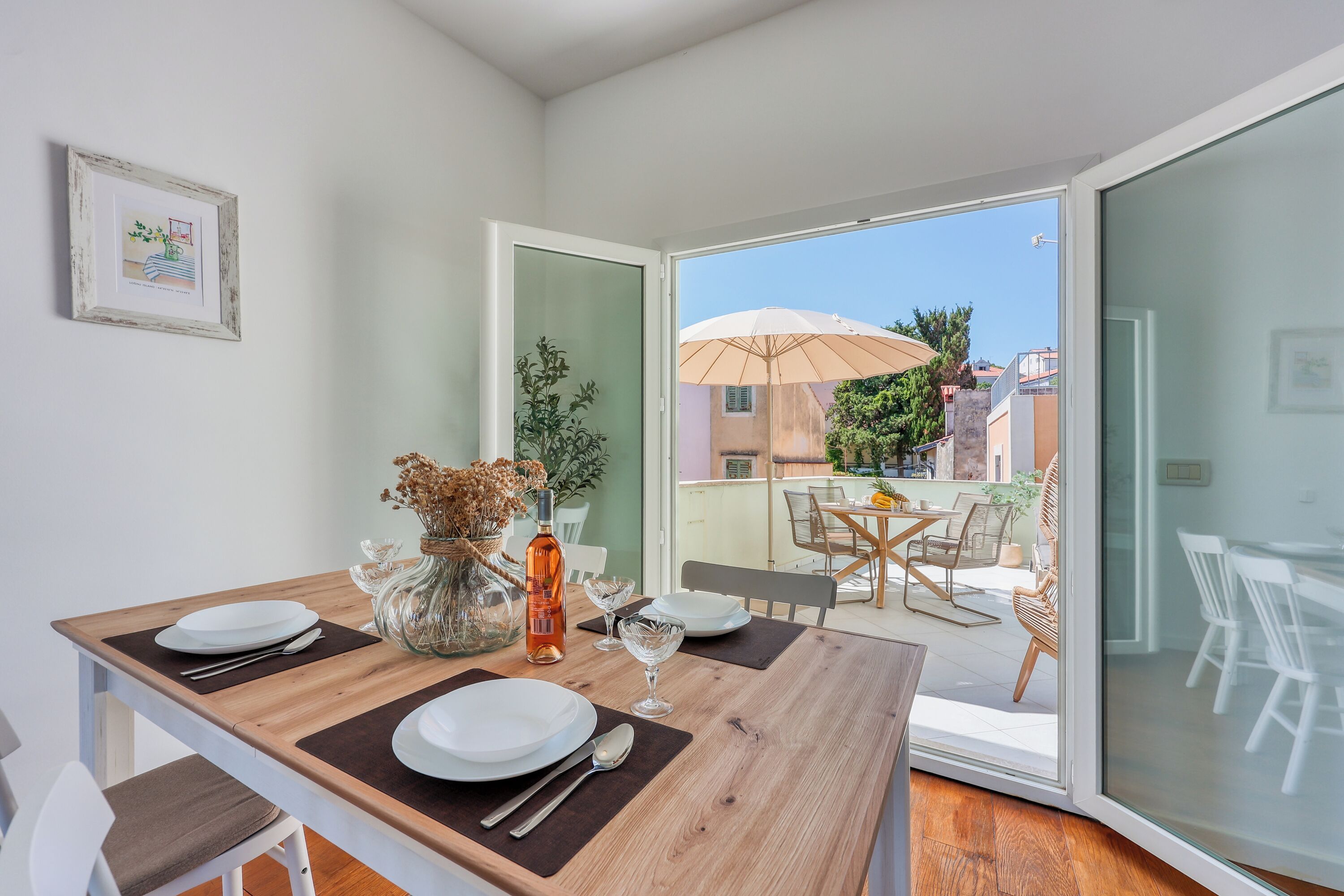 Family Penthouse, Multiple Bedrooms, 2 Bathrooms, Sea Facing (The Perfect View Penthouse Design) | Dining