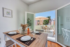 Family Penthouse, Multiple Bedrooms, 2 Bathrooms, Sea Facing (The Perfect View Penthouse Design) | Dining - The Perfect View Penthouse Design Apt. (Mali Losinj)