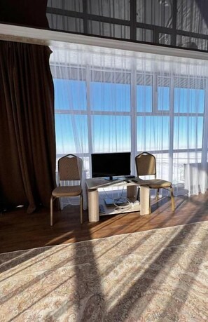 Suite, Mountain View