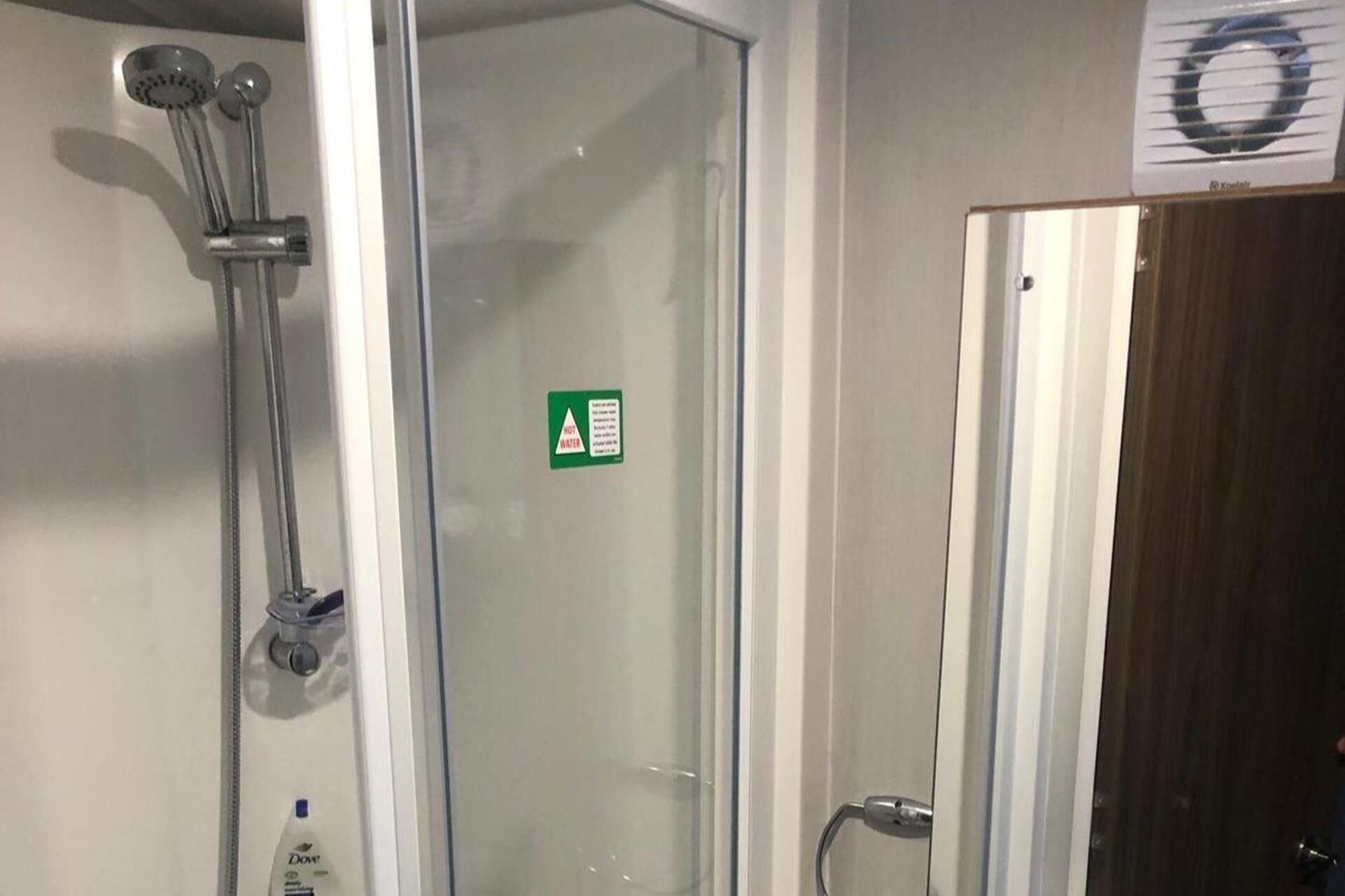 Shower, towels