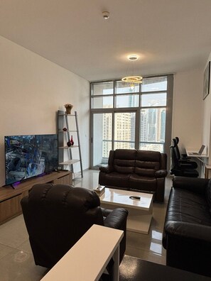 Land view from property - Lyo hostel Marina Whraf 1 (Dubai)