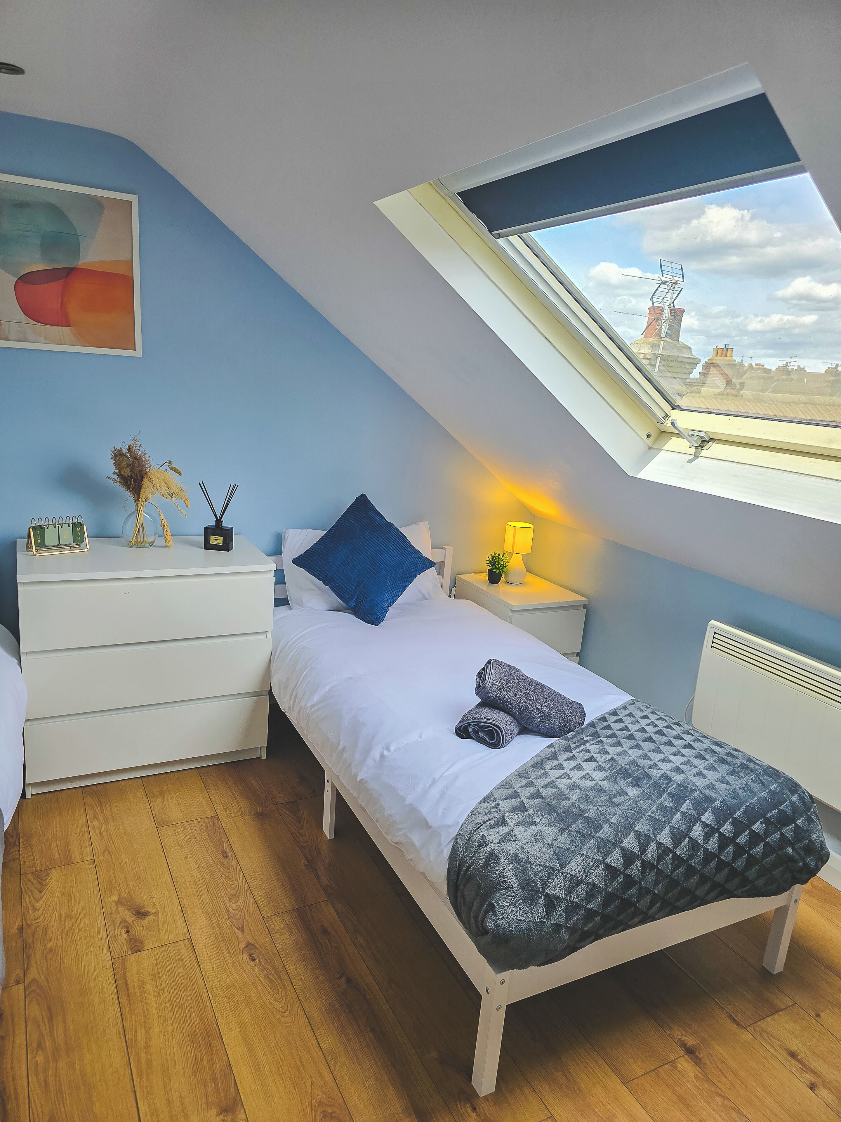3 bedrooms, iron/ironing board, WiFi, bed sheets