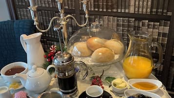 Free daily continental breakfast