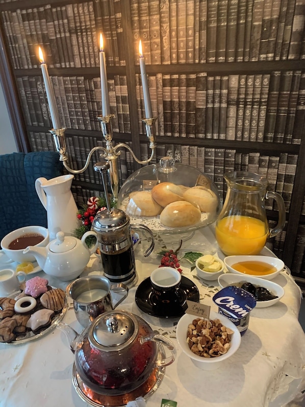 Free daily continental breakfast