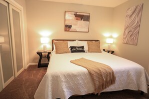 4 slaapkamers, een bureau, een strijkplank/strijkijzer, gratis wifi