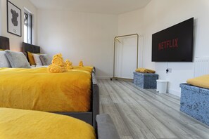 3 habitaciones, tabla de planchar con plancha, wifi y ropa de cama