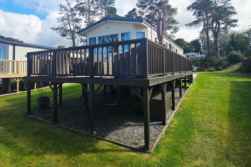 Cariad Bach 64 Dinas Cross