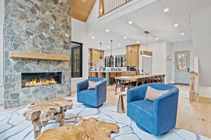 المنشأة من الداخل