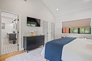 6 عدّة غرف نوم ومكتب ومكواة/لوح كي وسرير سفر