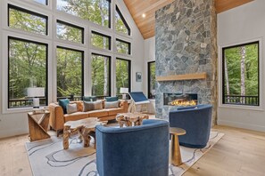 智能電視、壁爐、電子遊戲、 辦公室