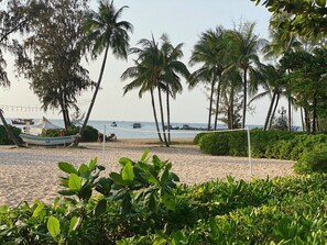 On the beach, sun loungers, beach umbrellas, beach bar - V&T Hotel Phu Quoc (Phu Quoc)