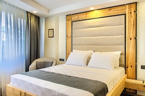 Habitación doble estándar | Escritorio, espacio para trabajar con laptop y wifi gratis